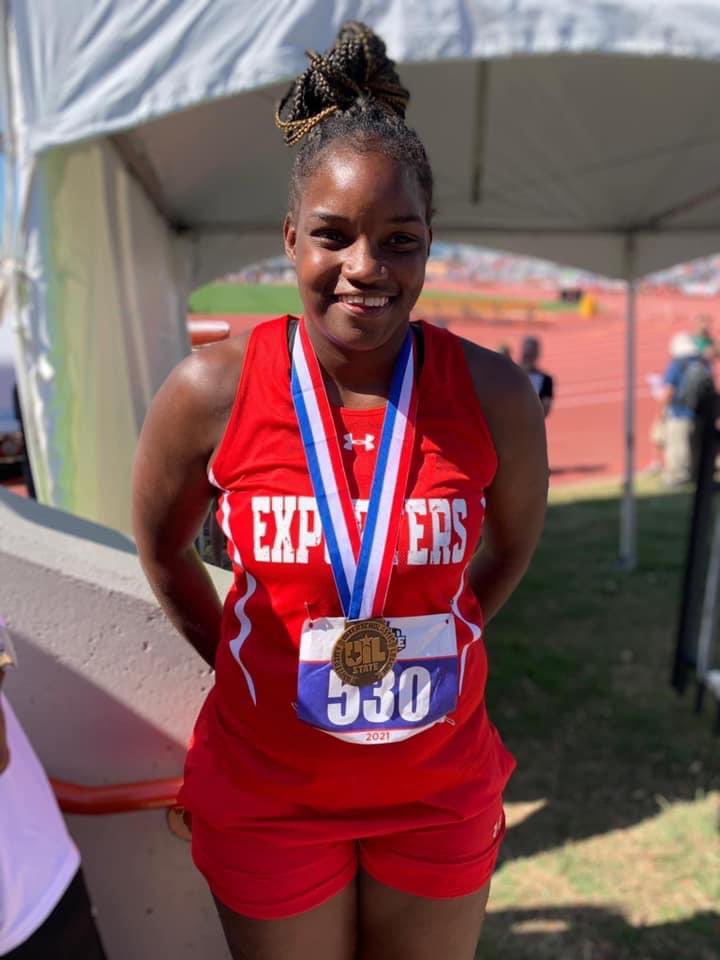 PhineEnough's tweet photo. Congratulations Aja placed 3rd at state in the shot put! #UnsignedSenior #ThrowOneDeep @throwing_the @THROWSCOACHES @nationalthrows @ThrowsU @Throwholics https://t.co/SvJLI8HakY