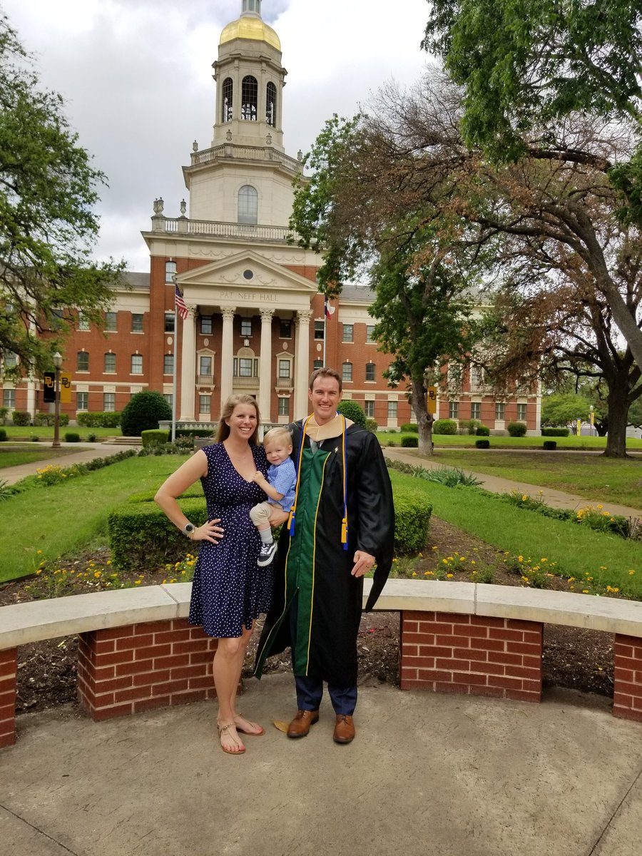 sarmer916's tweet photo. We are so proud of you David! #BaylorGrad https://t.co/VzicMuZcgZ