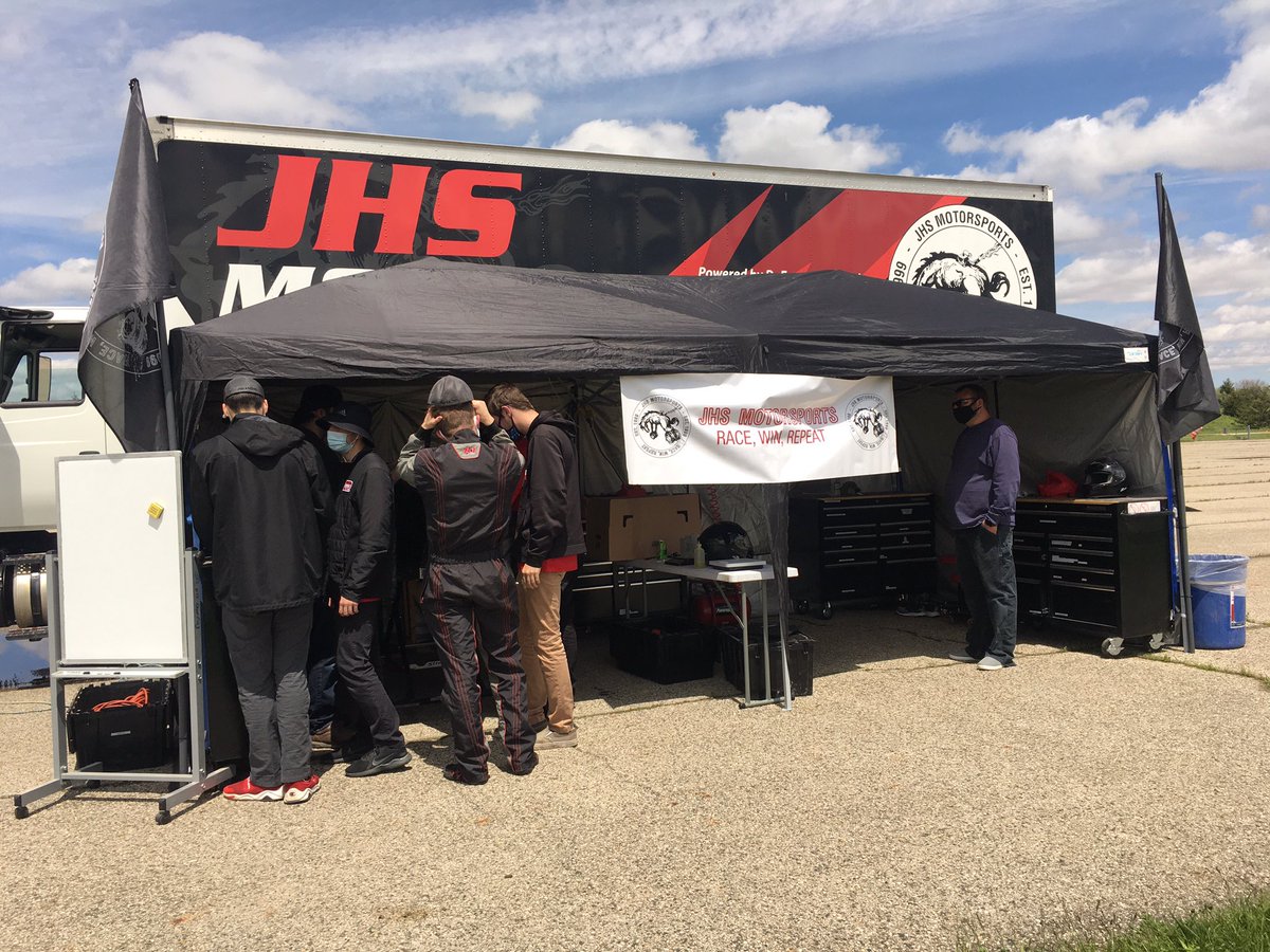 AnnaDarlingTV's tweet photo. It really feels like the month of May now! 🏁 The Lafayette Jeff Motorsport team got to take their cars out on the SIA track today. All their competitions got canceled or postponed due to COVID so today really allowed them to see their work over the school year in action! @WLFI https://t.co/jVphR8DlZ5