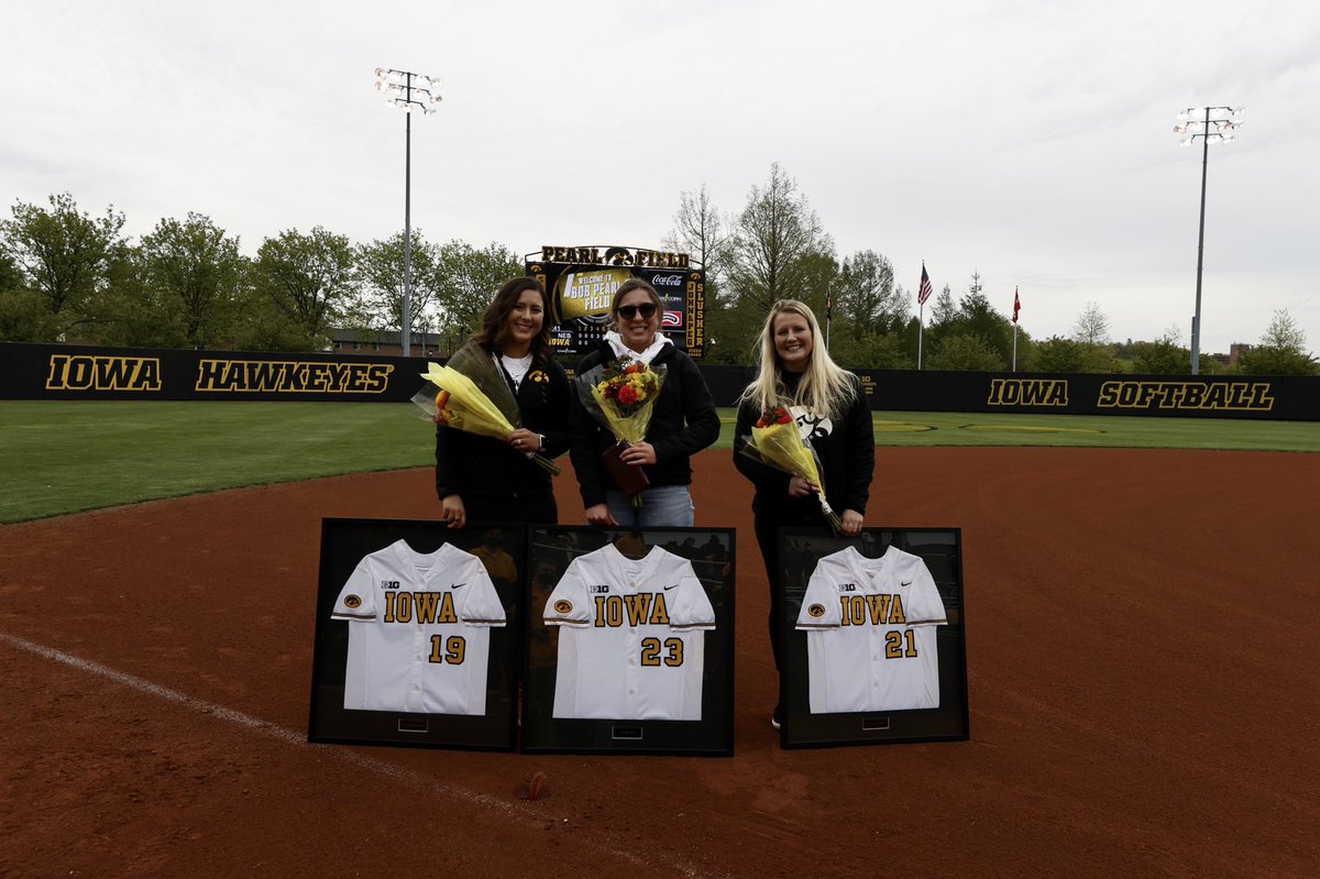 iowasoftball's tweet photo. A little late, but we finally got the chance to recognize our 2020 seniors. 

We can’t thank these women enough for their contributions to the program. Once a Hawkeye, always a Hawkeyes.

#Hawkeyes #FightForIowa https://t.co/nUKxp4jYo7