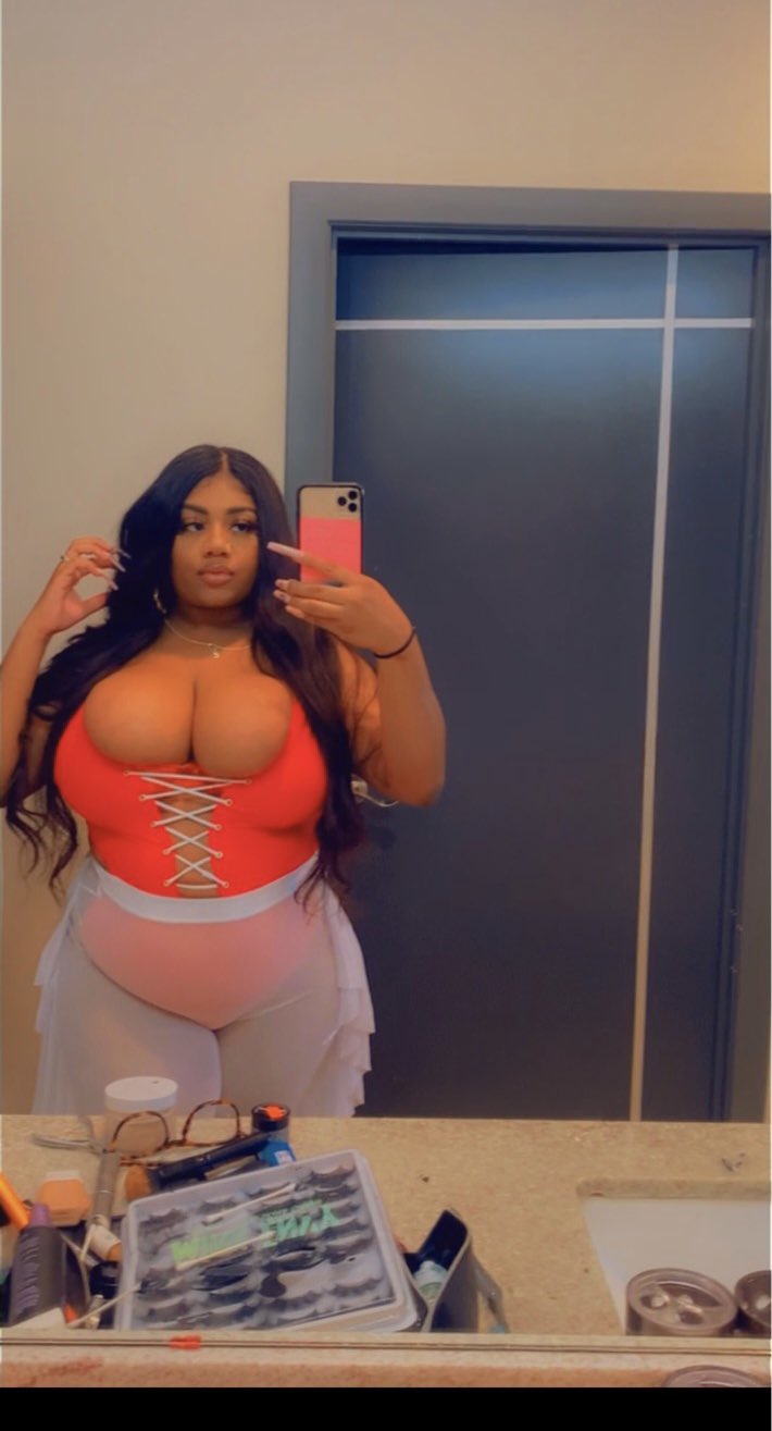 TW Pornstars - 1 pic. Ash Cash. Twitter. 🌶🇲🇽. 7:25 PM - 8 May 2021