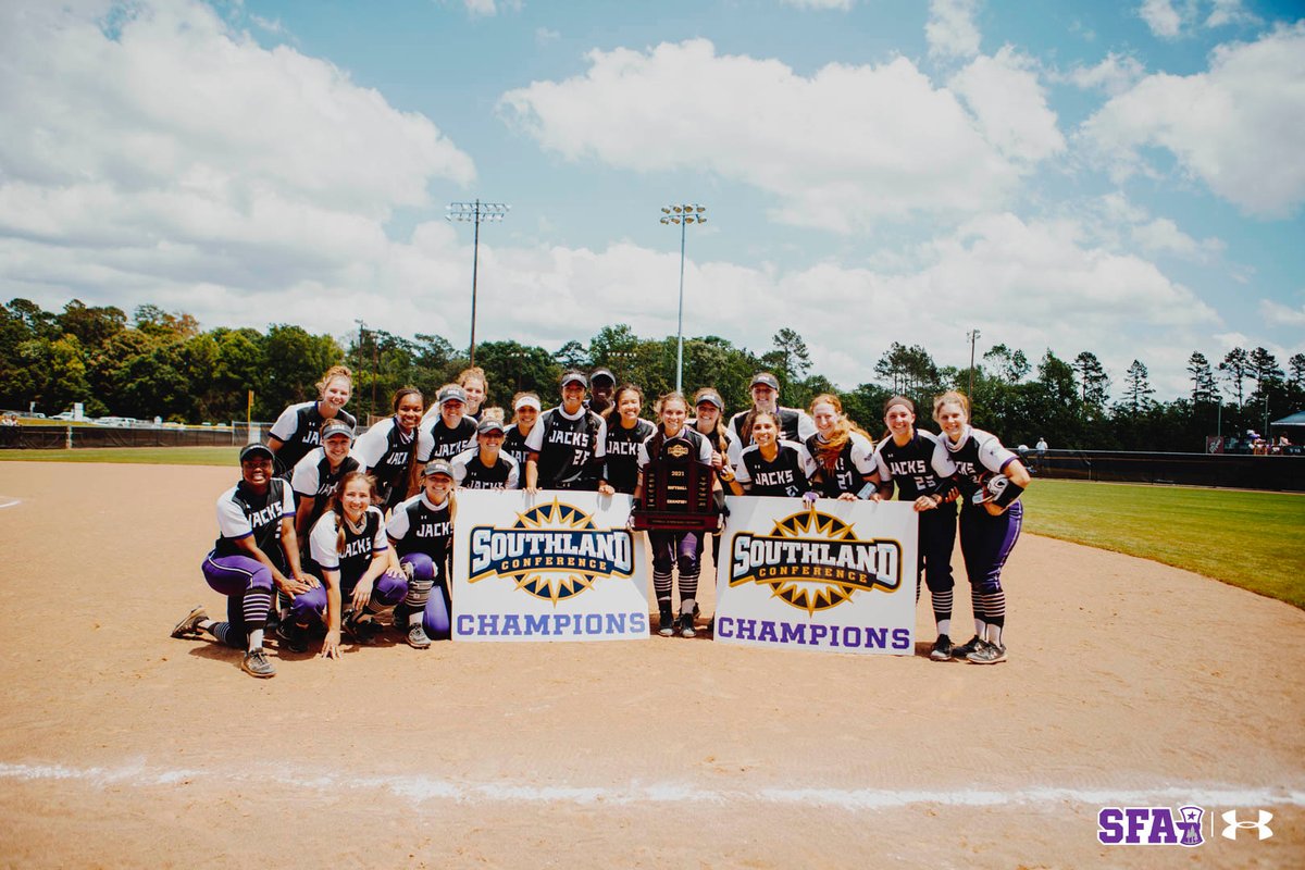 SFA_Athletics's tweet photo. We love to see it! 🤩🤩

#RaiseTheAxe
#AxeEm https://t.co/Tt3fq1r6RT