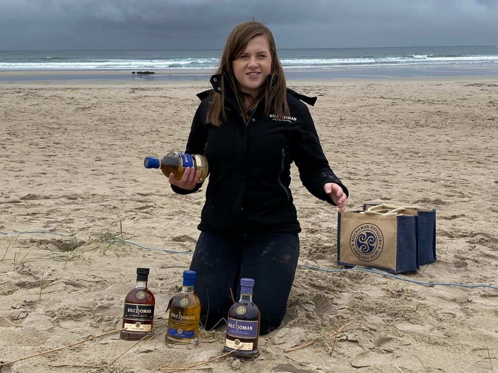 InsiderScot's tweet photo. Love #Scottish #whisky and stunning scenery? Then #Isaly is the place for you https://t.co/F6sVuOb0HA #innerhebrides #Scotland #islandlife #singlemalts https://t.co/va4JDt2K0J