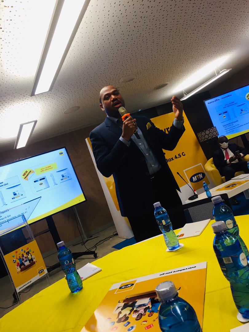 Ivoiren225's tweet photo. Avoir une connexion fiable accessible même en temps d'intempéries est le voeu de la population, et @MTNCotedIvoire ayant compris ce besoin met à disposition #MTNhomebox 4.5G sans fil disponible partout.
Je l'utilise, je vous le conseille. https://t.co/gqIa4Zi0WG