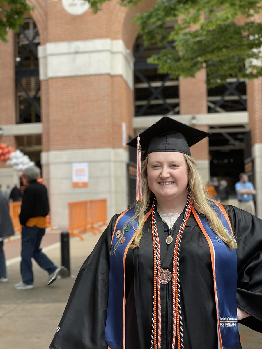 MaggiePlease's tweet photo. Congrats, Abby! #UTGrad2021 https://t.co/P9OFqcArJI