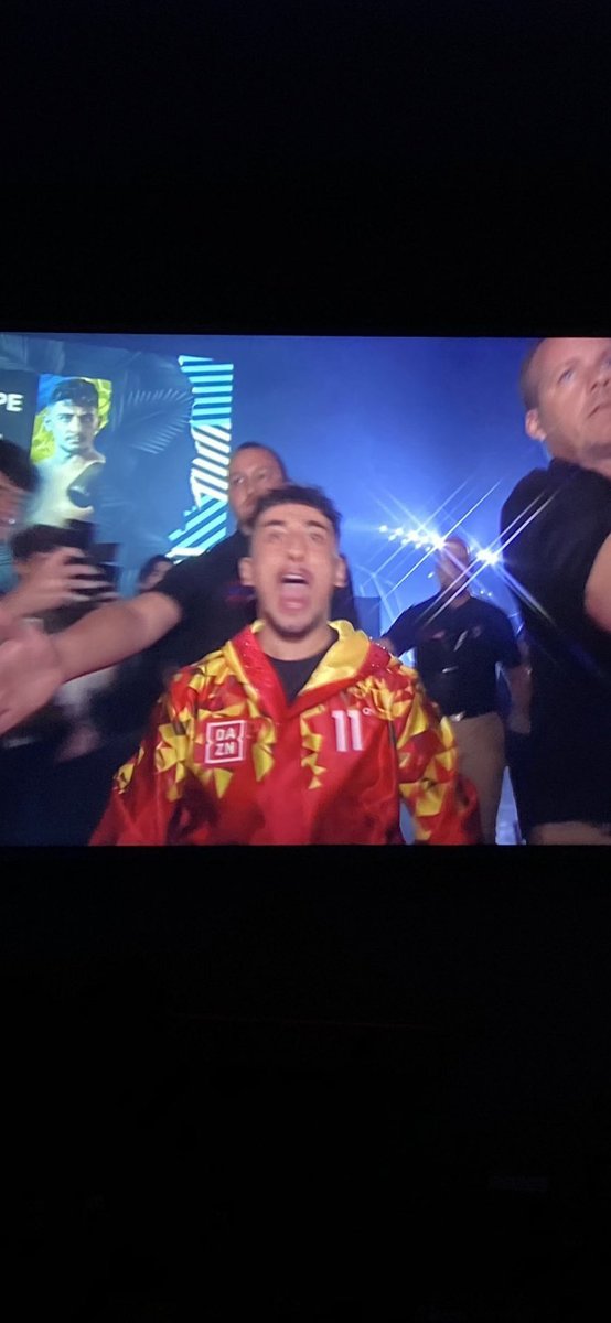 914Crystal's tweet photo. @TaylerHolder KO the slim Jim lookalike in the 1st round #FirstRoundKO https://t.co/C2m6lNJNBD