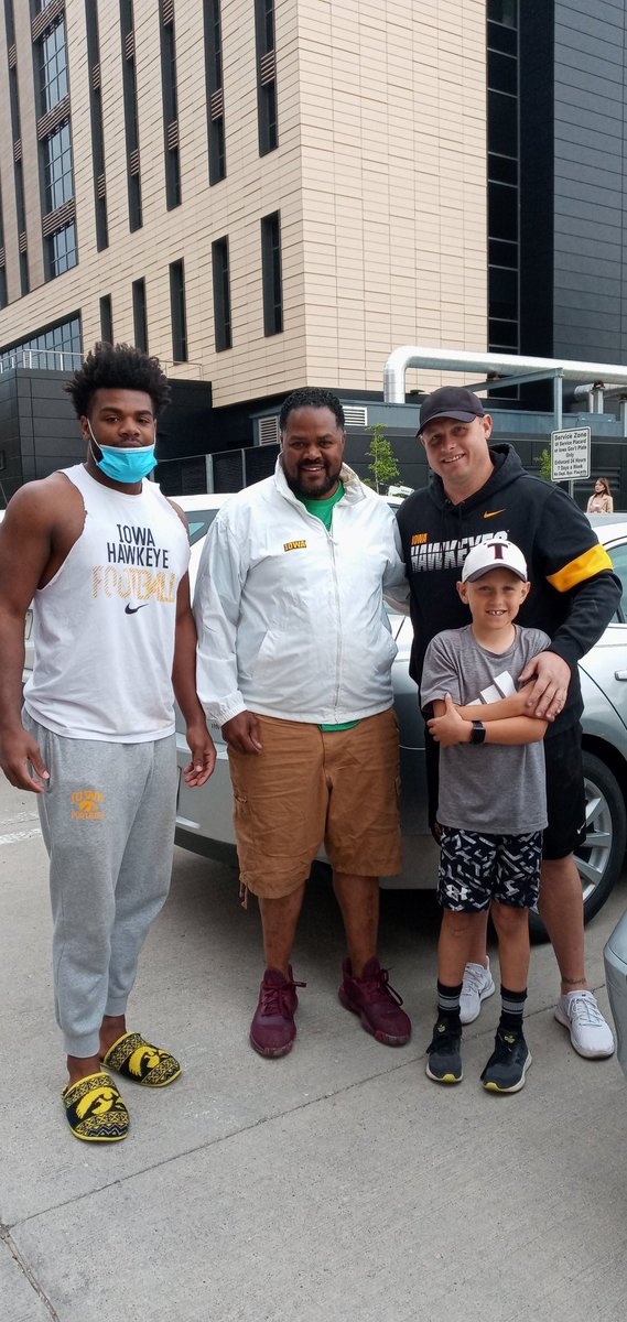 higginized's tweet image. A year ago I brought @_jhigg to Iowa University. I ask of him one thing. " Be the man I taught you to Be' He has done just that
Thanks Iowa Teachers and faculty, @HawkeyeFootball and Coaching staff, Iowa fan base and community,Iowa Police and Iowa City! I regret nothing. Go Hawk