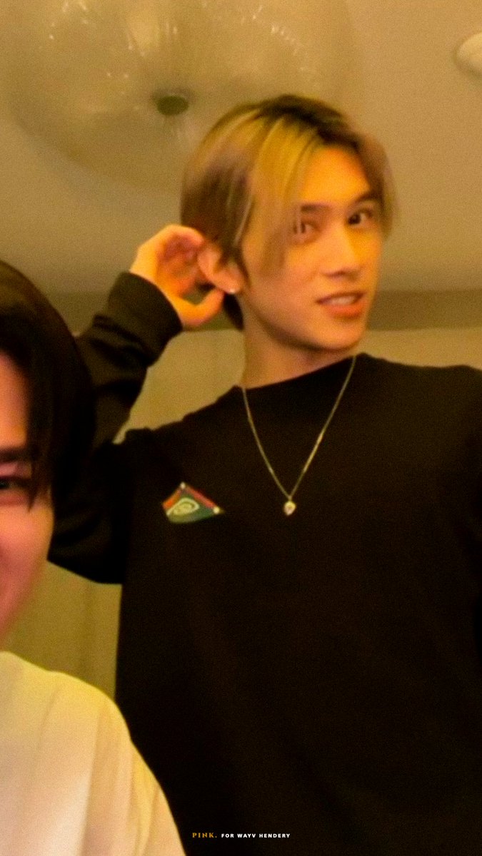 PINK0928_'s tweet photo. 💛📸

#黄冠亨 #헨드리 #HENDERY  
#WayV #威神V https://t.co/GToZxsI367