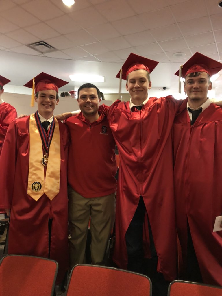 coachjeffersj's tweet photo. Congrats to our 4 graduates today. These dudes are 1st class, hard working, &amp; and fun to b around. They’ll b missed but we’re so thankful for the last 4 years we’ve got to spend with them. Good luck guys!! And Thank you! #All4Scott #H4L #HoldTheRope https://t.co/Sot1UL9V9k