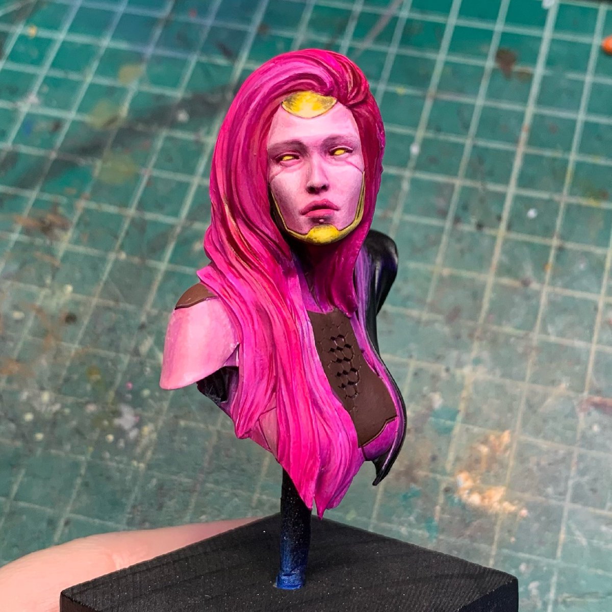 CalaveraMinis's tweet photo. wanted to do something a bit different with this one, so it's going to be all pink/white/gold.
#rekonnect #robotrocketminiatures #cyberpunk #scifi #miniaturepainting https://t.co/5omfxxfdq2