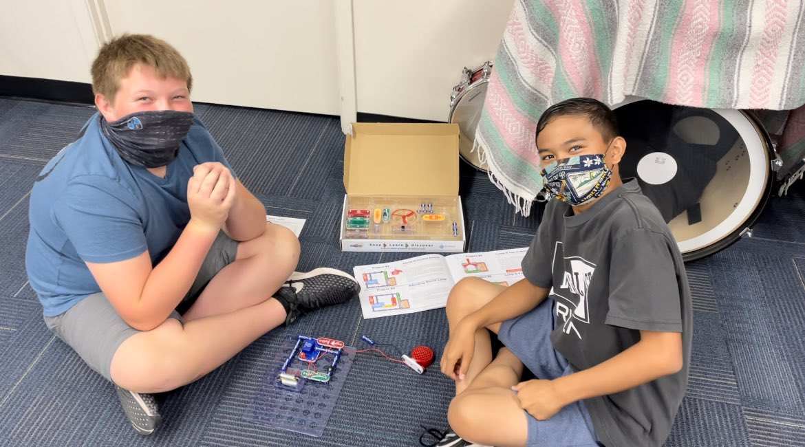 So much learning happening Friday <a href="/WeShineLikeGold/">Pioneer Elementary</a> 6th gdrs with <a href="/gps_ts/">GPS Tech</a> <a href="/Jenkrueger90/">Jen Krueger</a> @aelesher Show them they can do it and they will! <a href="/GPS_District/">The Official Gilbert Public Schools District</a> @Pioneer_miller <a href="/EdisonRobots/">Meet Edison</a> <a href="/Ozobot/">Ozobot</a> <a href="/WonderWorkshop/">Wonder Workshop</a> <a href="/SnapCircuits/">Snap Circuits</a>