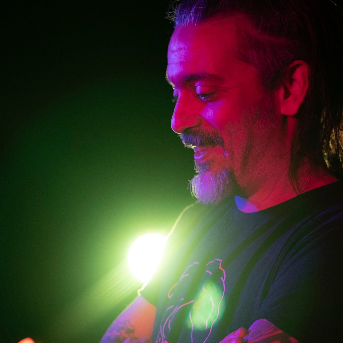 ViceversaRec's tweet image. Lo abbiamo fatto di getto, con amore, sussurrato
CENERE di 𝐑𝐨𝐛𝐞𝐫𝐭𝐨 𝐀𝐧𝐠𝐞𝐥𝐢𝐧𝐢, prodotto da 𝐂𝐞𝐬𝐚𝐫𝐞 𝐁𝐚𝐬𝐢𝐥𝐞. 4 Giugno, solo LP 180gr, tiratura limitata, per la collana 𝐈𝐧 𝐕𝐢𝐧𝐢𝐥𝐞 di 𝐕𝐢𝐜𝐞𝐯𝐞𝐫𝐬𝐚 𝐑𝐞𝐜𝐨𝐫𝐝𝐬 
Pre-order: audioglobe.it/288775/angelin…