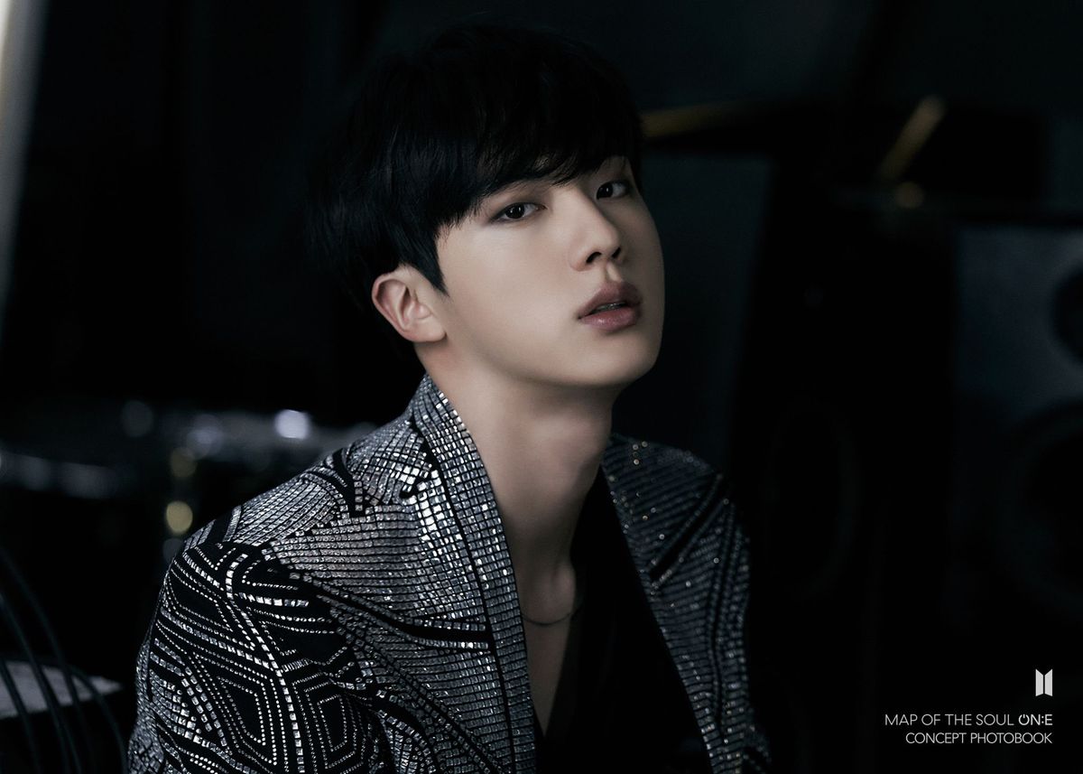 callme_urbabe's tweet photo. This what armys says about Worldwide Handsome. The credit is so match with him
#100MostHandsomeMen2021
#KimSeokjin https://t.co/iNLjtBCOtE
