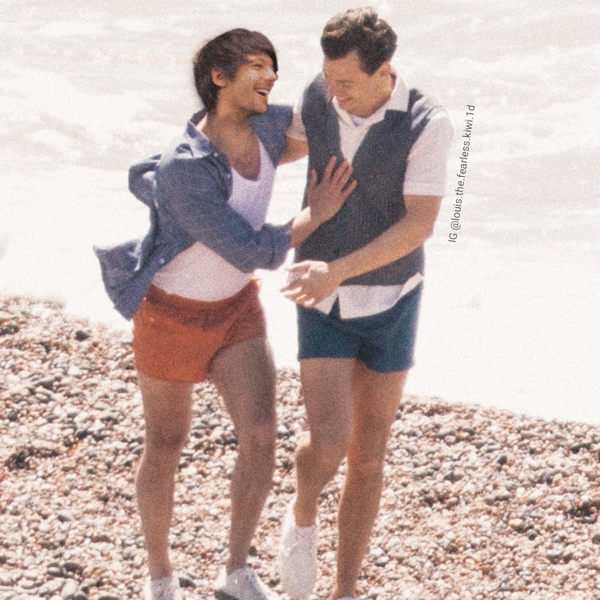 imafearlesskiwi's tweet photo. i resized louis' head because a friend of mine gave me some advice lmao
.
.
.
.
.
#Larries #Louies #Harries #LarryStylinson #HarryStyles #LouisTomlinson #edit #larryedit https://t.co/PCqRsR3hsz