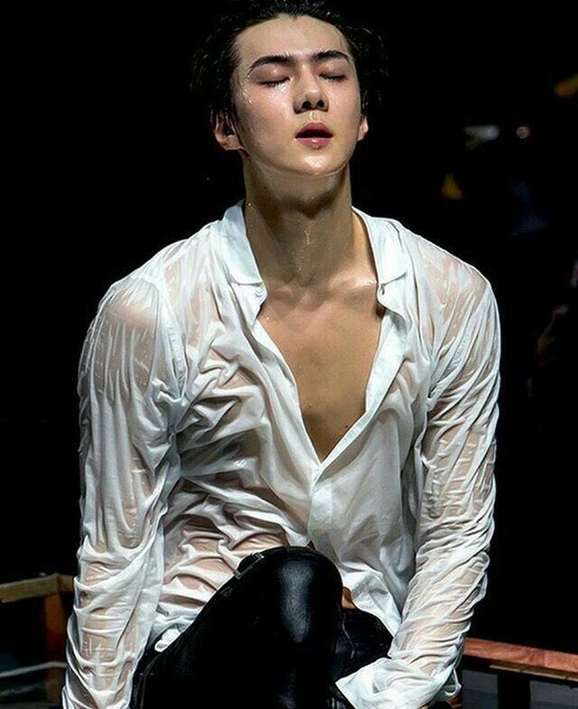 xunsolo's tweet photo. oh sehun. https://t.co/IX1Nyfctvi