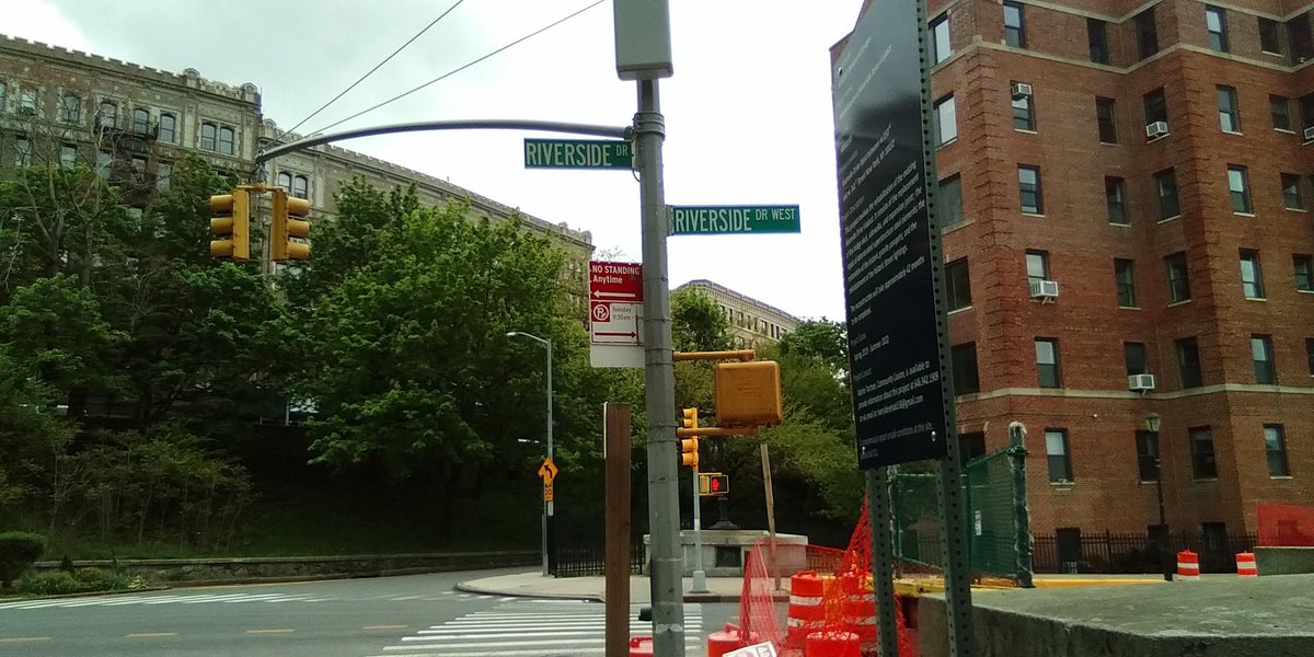 NewMutant's tweet photo. Pathways to adventure #RiversideDr #WelcomeYaBoyBackHome https://t.co/c2tKG4ZFvo