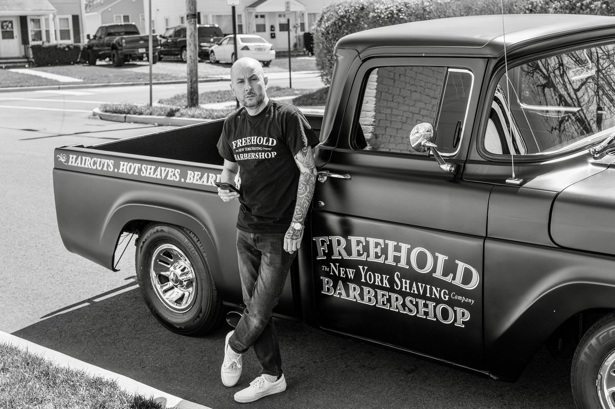 NYShavingCo's tweet photo. Heading into weekend like… 💈 https://t.co/bAiRveL5iL
