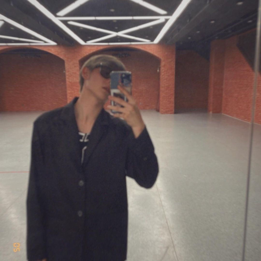 ninekornchidfr's tweet photo. [#Nineinsta 08.05.2021] 
Nouveau post 

« 练习哦 »
"Entraînement"

#INTO1 #Nine #高卿尘 #1MBesideINTO1Nine #AlittleNine #INTO1Nine #นายท่านกรชิต #INTO1GaoQingchen https://t.co/0qVJJp8iCN
