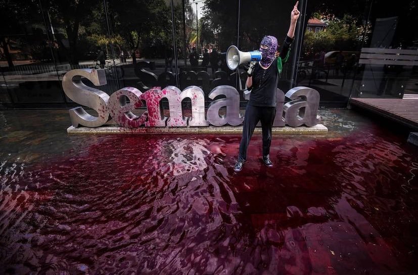 SenorCaicedo's tweet photo. No le den retweet a esta foto que molesta a @VickyDavilaH de revista semana. https://t.co/OFayZqsk48