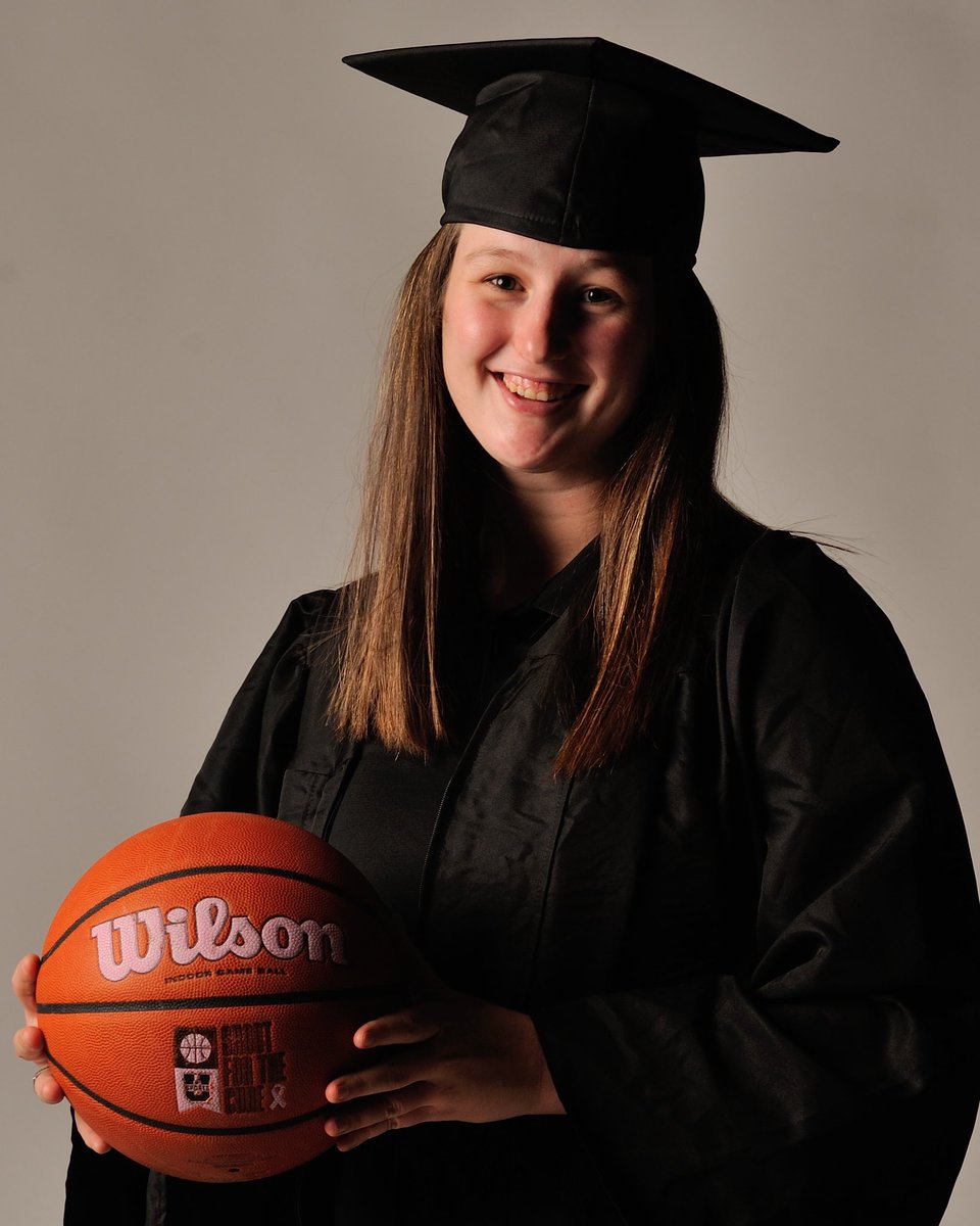 stfx_wbb's tweet photo. Congratulations Coach Jamie on graduating!🤩
#goxgo #ourPACE #onepercent #stfxwbb #Leadtowin #BeUncommon #KaiXen https://t.co/93t9W3k0ic