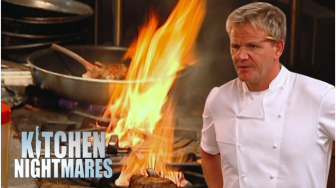 Chef Serves Gordon Ramsay Violent PIZZA https://t.co/wDvFeZRNZh