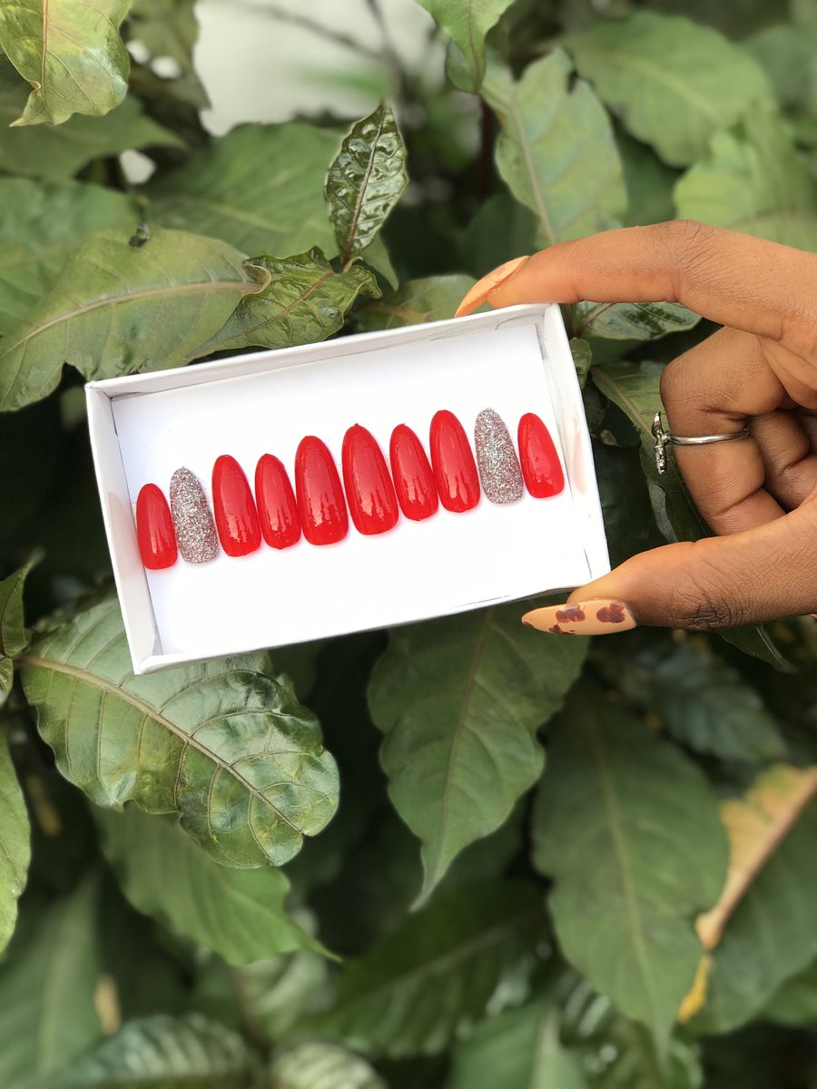 Somaya_nails's tweet photo. Our Red Glittery Set πππ
πΎ in the shape "ALMOND"
Price: 4,000
comes with
-A nail file
-A cuticle pusher
-Nail glue
-Alcohol pads
-A personalized instruction cardποΈ
#AbujaTwitterCommumity #abujaconnect #abujaplug #Abuja #somayapressonnails #nailplug https://t.co/R2tOdGZgMD