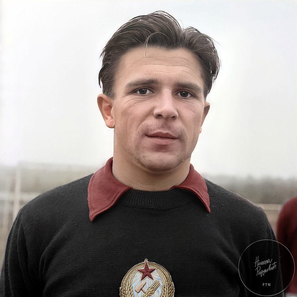 FOTOS HISTORICAS O CHULAS DE FUTBOL - Página 5 E04KOiyWUAIQ1UO?format=jpg&name=medium