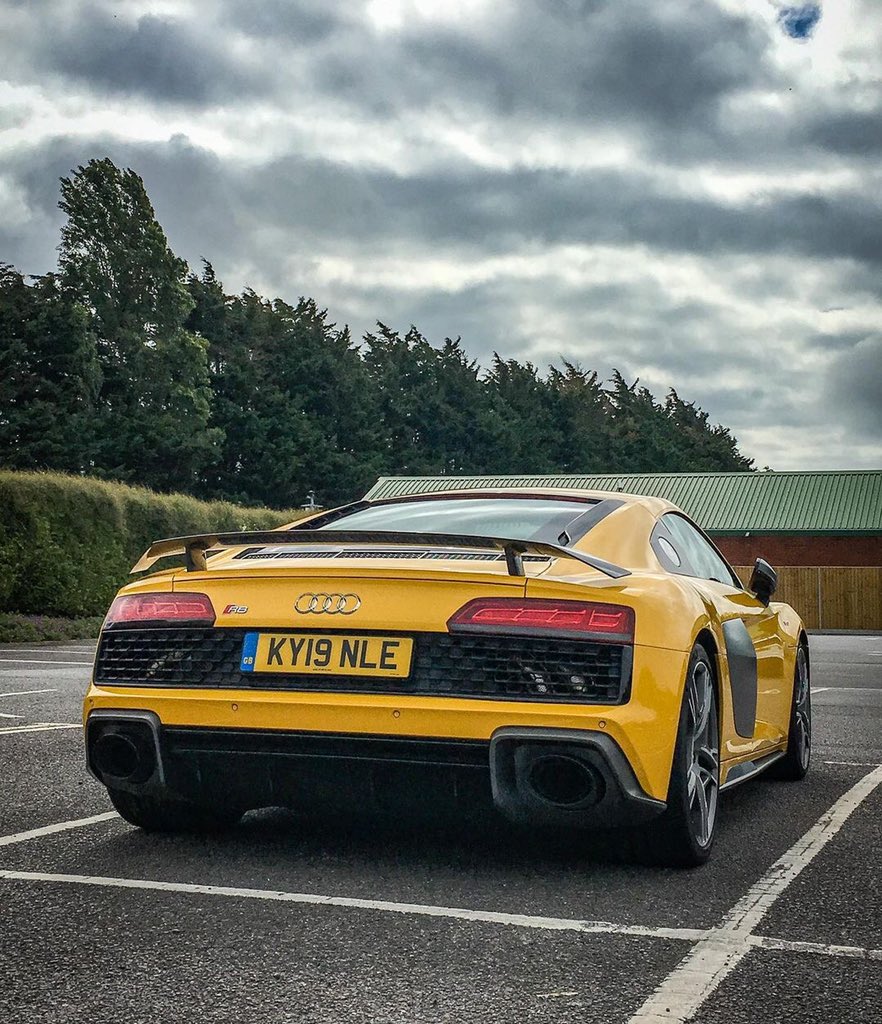 thatcarladmatt's tweet photo. Oh hey 👋 @AudiUK 

#audir8 #r8 #audisport #quattro #audir8daily #r8performance #PerformanceLeader #lovecars #dorset #audiukfans #audiuk #botb #carladmatt #carsoftwitter #twittercars #cars https://t.co/xhce4DWzge
