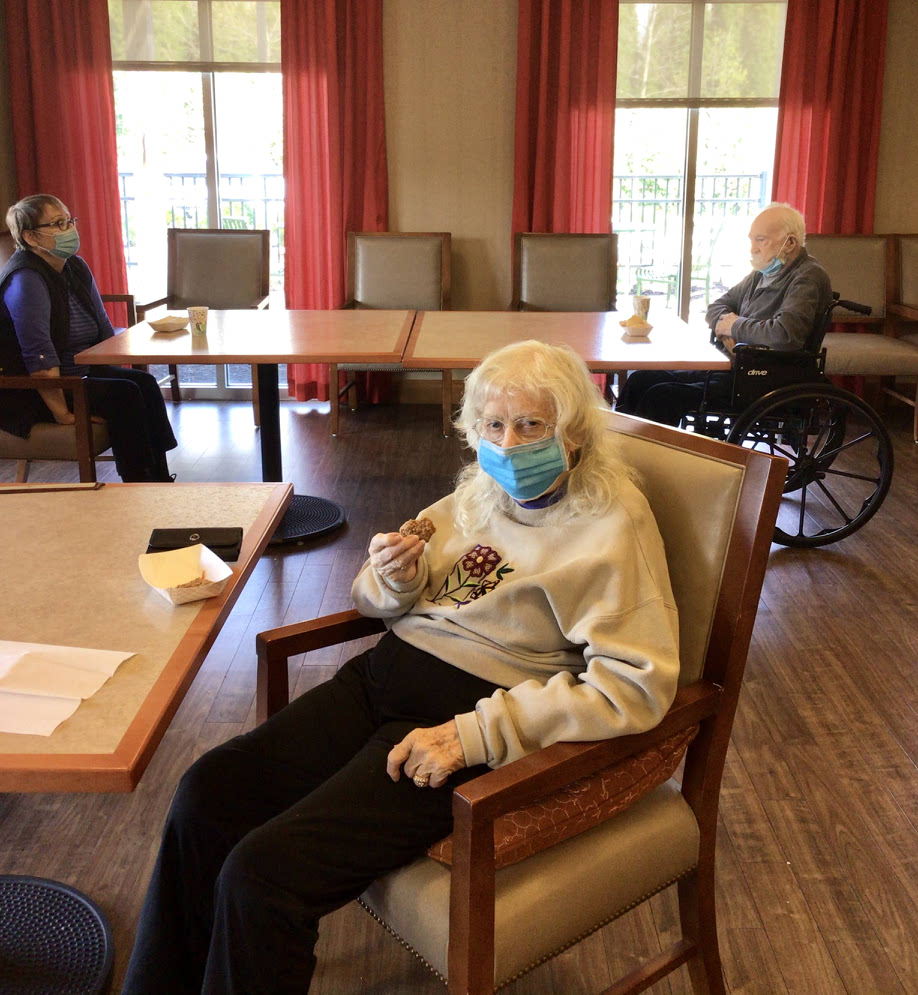 StonecroftHC's tweet photo. We made carrot cake cookies for our Trilogy Tea Party! 🍪 #SeniorLiving #Bloomington https://t.co/inuDAuWNXP