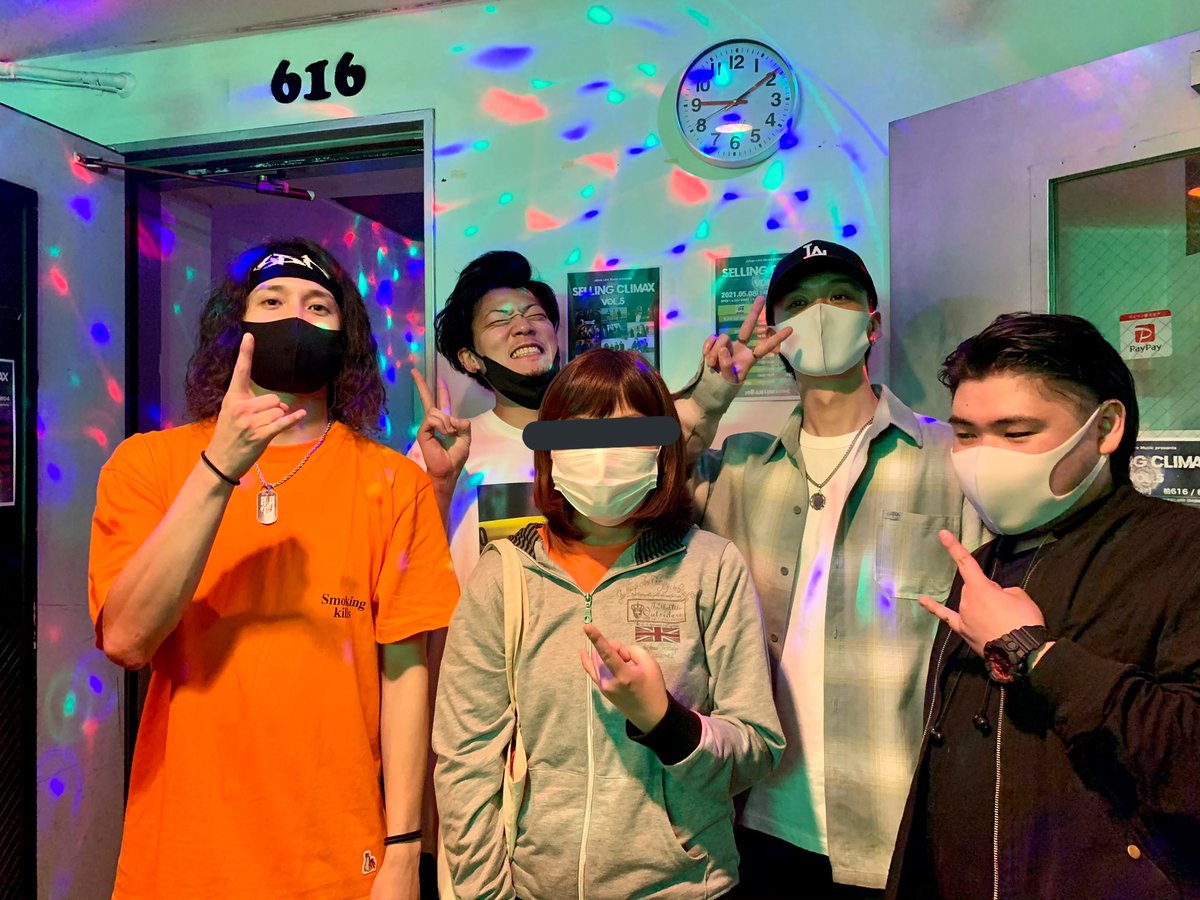 Gang_of_Four11's tweet photo. LIVE中もとても良い表情してた😌話したらめっちゃ面白くて楽しい方達😆ハヤト🅿️監修のもと、記念にサインを書いてもらいました❕大切にします🙏🏻またどこかで会える事を願って🍀踏み出した一歩が幸せでありますように。これからも楽しんで輝いてください🌟
#DefSetBoys https://t.co/TlqnFmkRei