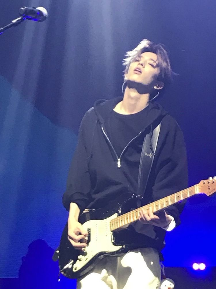 jae in concert without crop — a much needed thread:
