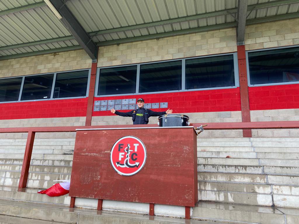 nathrich92's tweet photo. 85/92 grounds done! โ
๐Another wet one into Fleetwood this morning.
Thanks to @ftfc for the access and managed to get a pic with my uncles old seat too ๐
Link to donate https://t.co/1Myi9YpvgX
7 more to go!๐๐
Next up @BlackpoolFC tomorrow #runaroundthegrounds โฝ๏ธโฝ๏ธ https://t.co/YJP01vXNYo