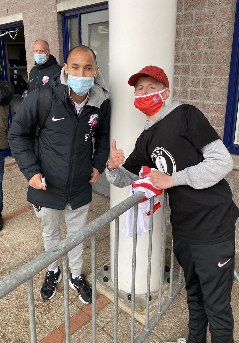 Wat een helden van <a href="/fcutrecht/">FC Utrecht</a>  iedereen nam even de tijd  voor Jort! Maar zeker dankzij <a href="/amiceee/">Jorrit Andela</a> #heeutr #MOB