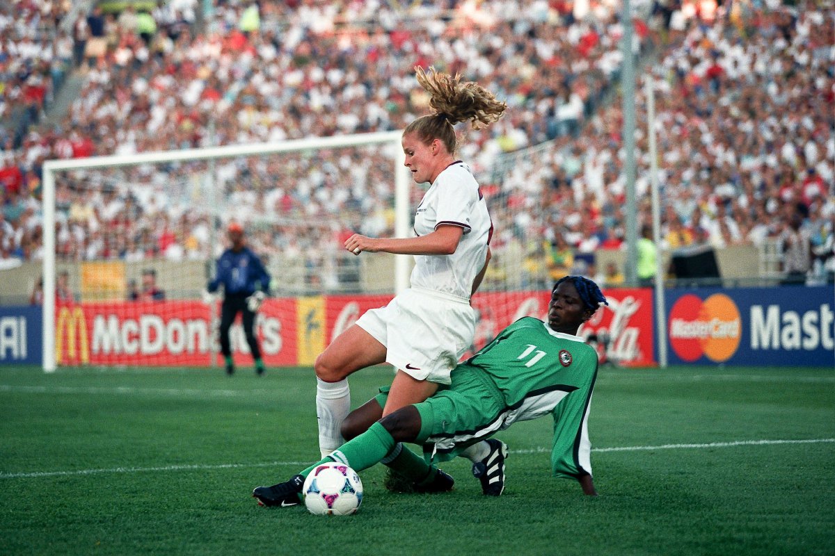 USWNT's tweet photo. World Cup champion 🏆, 2x Olympic gold medalist 🥇 and now President of U.S. Soccer! 🇺🇸⚽️

Happy Birthday, Cindy Parlow Cone! 🎉 https://t.co/57H8J8VYvY