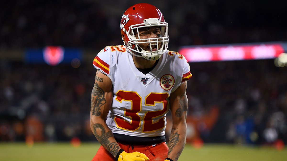 CBSSportsHQ's tweet image. Players since 2019 with two 1st-team All-pro selections and at least 10 INT:

Tyrann Mathieu

END OF LIST. 🍯🦡 #ChiefsKingdom