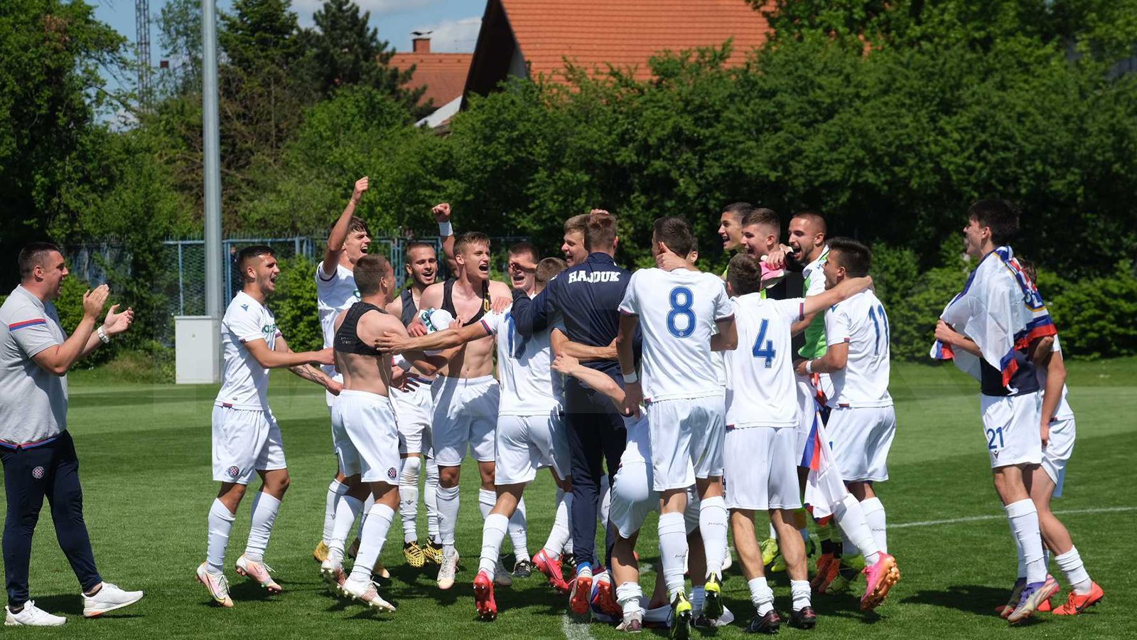 Karlo on X: Hajduk U19 finally get to lift the Prva HNL U19 trophy after  the last season game against Dugopolje U19 which they won 3-0 🏆 Game also  had to be