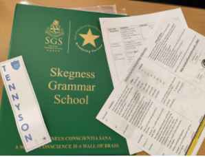 We have designed 100% Folders containing KOs (An idea taken after CPD from  @DixonsAcademies) and an exercise book. Students look-cover-write each morning on chunks of facts from their curriculum. We call these “fingertip facts” that serve students “quest for knowledge”.
