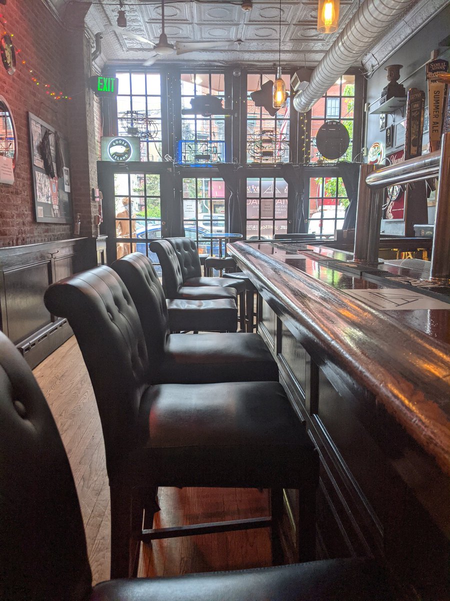 thealehouse1034's tweet photo. Bar seating is back.
11th & Willow
#Hoboken
#stayhealthy #wearamask #dogfriendly #takeout #goboken #ɢᴇᴛᴠᴀᴄᴄɪɴᴀᴛᴇᴅ https://t.co/Nlp7KVhVSA
