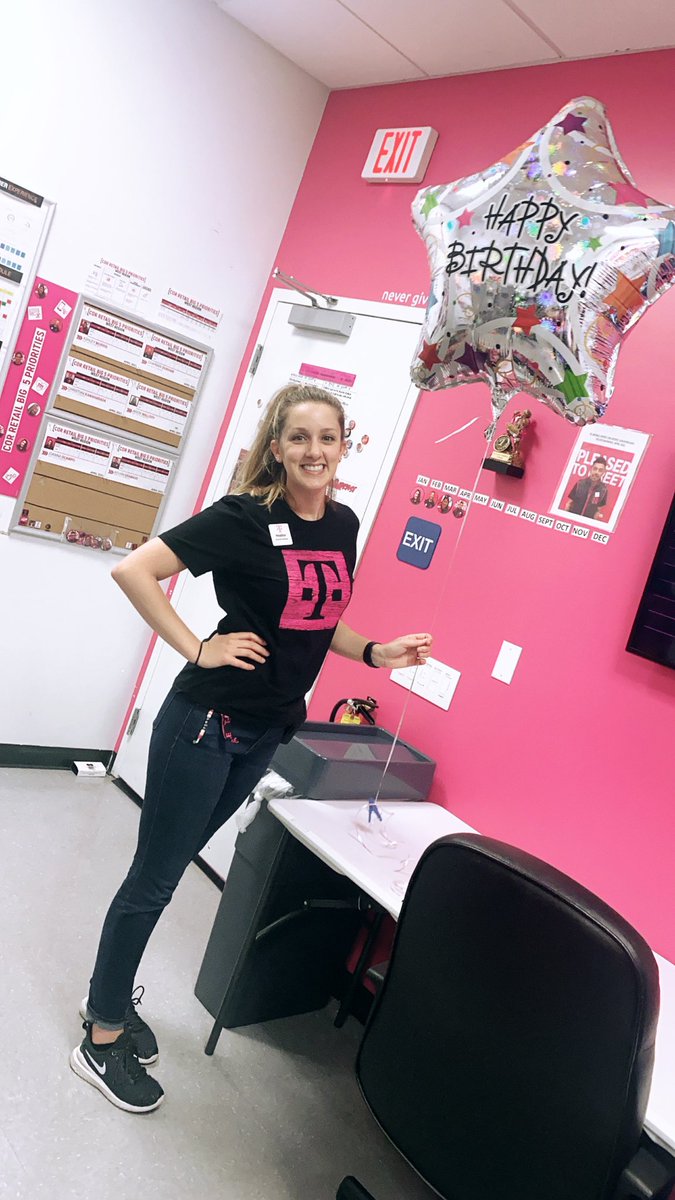 Happy Birthday Heather 🥳🥳🥳           Help me shout out my this champion <a href="/HDeCarb/">Heather DeCarbo</a> on her Bday today. Hope your enjoying your time off and have a wonderful bday!! 🎉🎂🎈🎊🎁