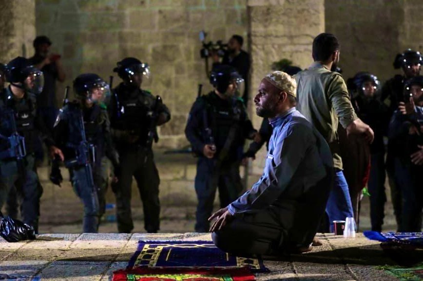 usmedayresmi's tweet photo. Kudüs müslümanlarındır ebediyen müslümanların kalacaktır.  

 #SaveSheikhJarrah #PalestiniansLivesMatter #Palestine #KuduesBizimdir #AlQudsDay #IsraeliCrimes #AlAqsaMosque #MescidiAksa https://t.co/3kb0bPSlUo