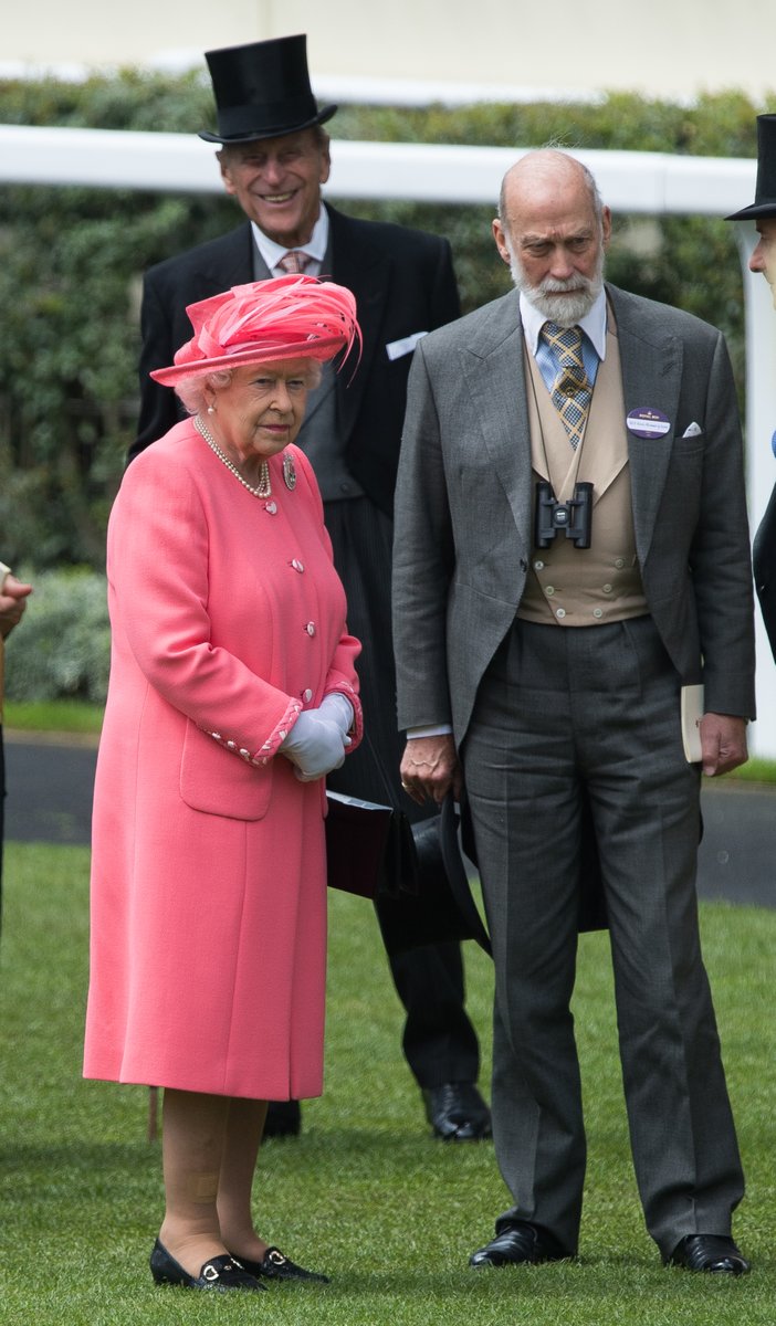 The Queen’s cousin, Prince Michael, appears willing to use his royal status to seek favours from Russian president Putin, & use a royal palace & his links to the Queen for personal profit -  #Dispatches & The Sunday Times reveal. 1/Royals For Hire Monday at 7.30pm on  @Channel4