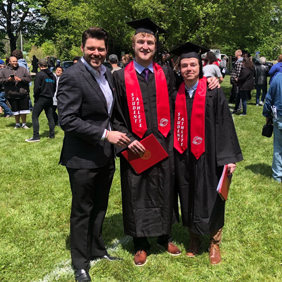 coachAwood's tweet photo. So proud of Bob @MrAnderson_4 and Cam @camschreiter20 .  They have meant so much to our @URGmbb program and @URioGrande .  Excited to see them move onto the next phase.  #FAMILY https://t.co/f5xKWDyD7S