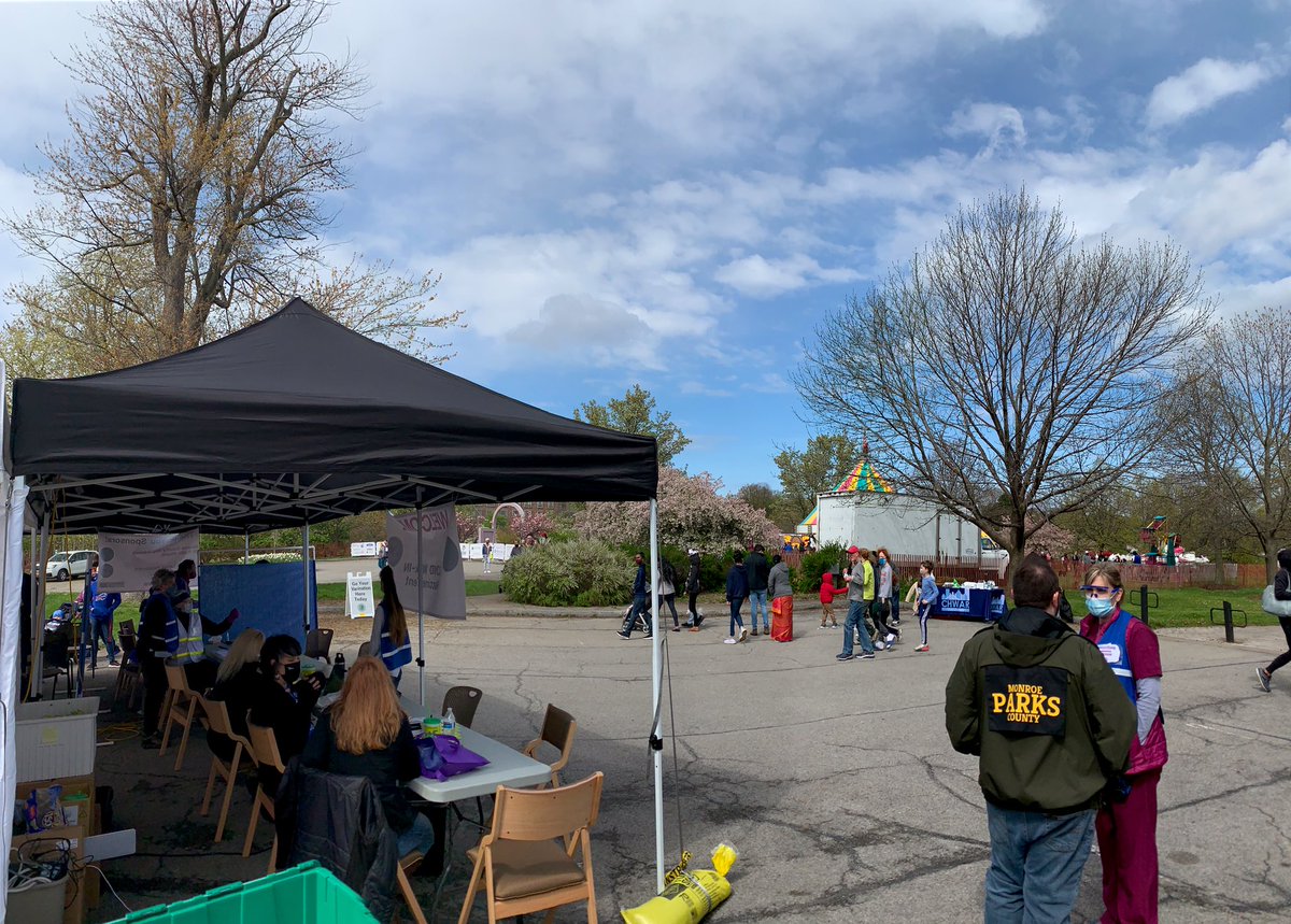 NatalieKucko's tweet photo. The Lilac Festival is back! New this year, a pop-up vaccination tent at Highland Park’s main entrance. The VA has partnered with @MonroeHealth to offer J&amp;J walk-ins to the public. They’ll be here each weekend through May 23. @13WHAM https://t.co/YVQM23vA4K