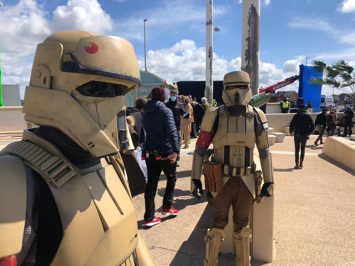 weeklycut's tweet image. New set photos from the U.K. for #Andor 📸 

The #StarWars series is currently scheduled to drop on #DisneyPlus in 2022 🗓