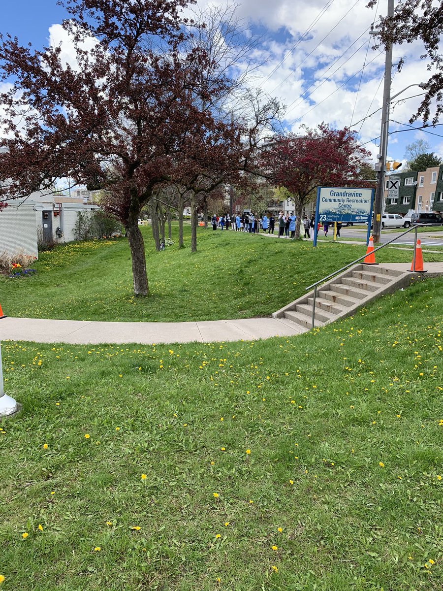 magssix's tweet photo. Working at Grandravine Community Center today and the line is very short!! If you are within the postal codes, come out!! We have a live DJ 👀🔥 #TeamVaccine @VaxHuntersCan @BlackCreekCHC https://t.co/Q7Ou6xE38g