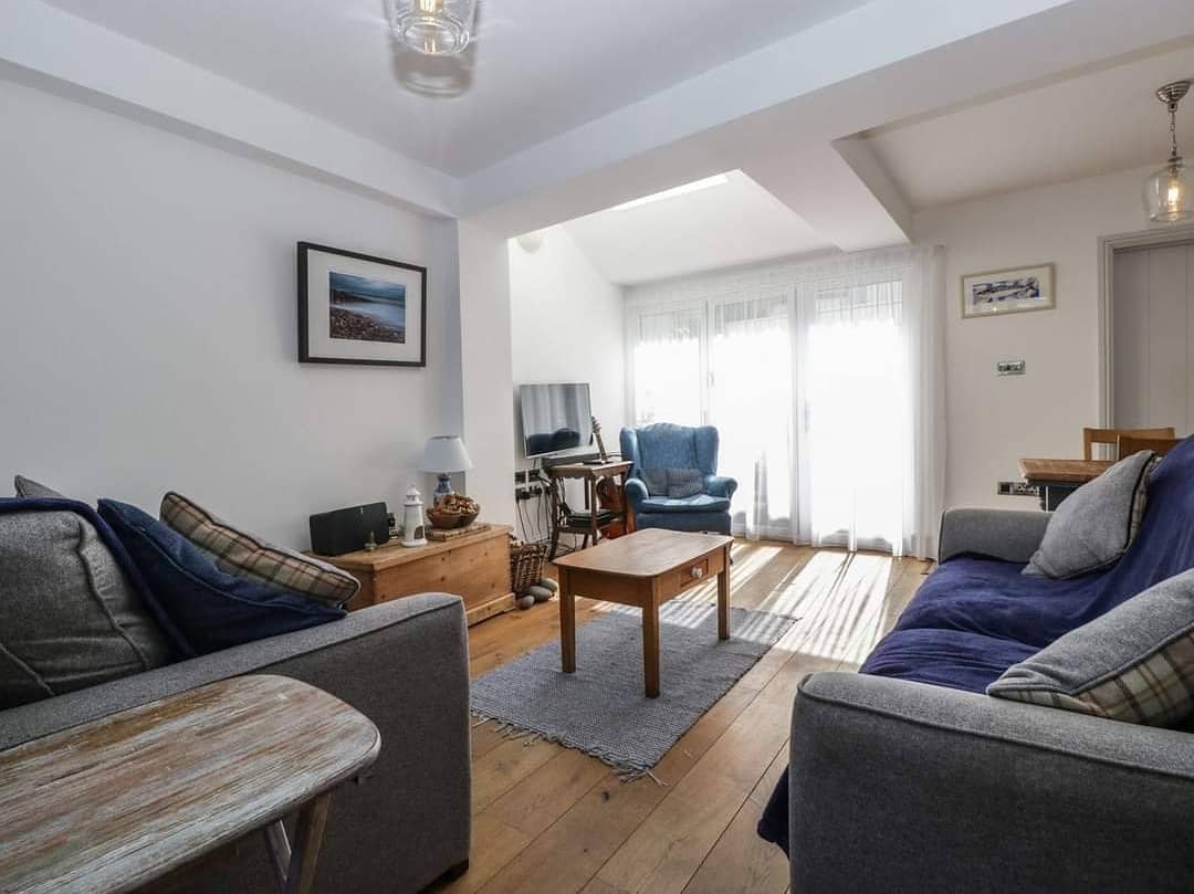 ColetteCooperTC's tweet photo. NEW IN....Admire river views from this quayside property in North Devon. Sleeps 6 for 1 week from £1229 / £205pp
https://t.co/yFQQiTvN8u
#Devon #GreatUKStays #Safetravels21 #Trustedtravel https://t.co/z8c5hscwCK