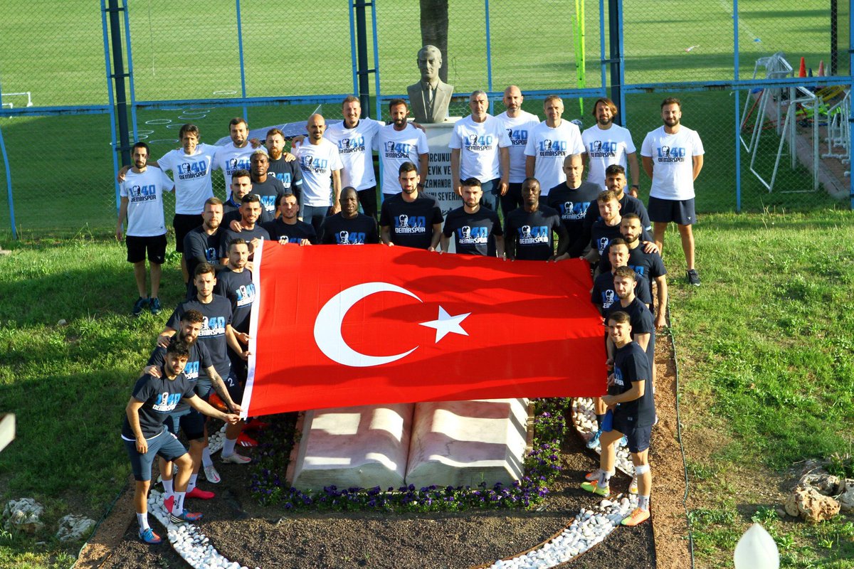 BurakElban's tweet photo. EFENDİLER! YARIN ŞAMPİYONLUĞUMUZU İLAN EDECEĞİZ. https://t.co/msOWOR1Dr9