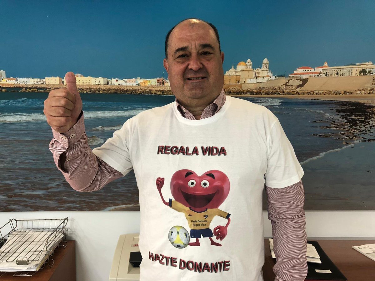 Mikel Celaya Lopez (@celayamikel) on Twitter photo Nuestro Gerente de <a href="/HUPMCadiz/">HospitalPuertadelMar</a>, hoy jugador n°12 del <a href="/Cadiz_CF/">Cádiz Club de Fútbol</a> apoyando al equipo y a todas aquellas personas que ganan el #partidodelavida en el último minuto gracias a un #donante. #haztedonante #regalavida <a href="/ONT_esp/">Organización Nacional de Trasplantes</a> <a href="/CadizJunta/">Cádiz Junta</a> <a href="/saludand/">Consejería de Salud y Consumo</a> <a href="/TrasplanteCadiz/">Trasplantes Cádiz</a> Nuestro Gerente de <a href="/HUPMCadiz/">HospitalPuertadelMar</a>, hoy jugador n°12 del <a href="/Cadiz_CF/">Cádiz Club de Fútbol</a> apoyando al equipo y a todas aquellas personas que ganan el #partidodelavida en el último minuto gracias a un #donante. #haztedonante #regalavida <a href="/ONT_esp/">Organización Nacional de Trasplantes</a> <a href="/CadizJunta/">Cádiz Junta</a> <a href="/saludand/">Consejería de Salud y Consumo</a> <a href="/TrasplanteCadiz/">Trasplantes Cádiz</a>