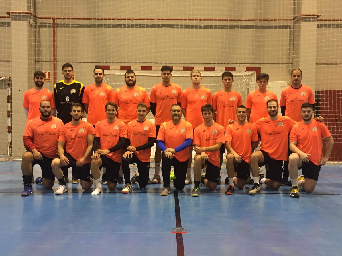 De forma matemática estamos ya clasificados para el play off de ascenso a División de Honor Plata👋👋👋. Gran trabajo de <a href="/jordilluellesmi/">Jordi Lluelles</a> y todo el equipo. Enhorabuena a <a href="/bbaseoviedo/">Confía Base Oviedo</a> también clasificado de forma matemática.
#Vamosamarillos
#HispanosdeNumancia
#Soria
#Balonmano