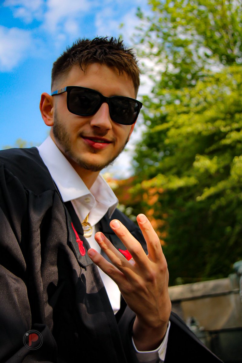prestino__'s tweet photo. Congrats Grad 🍾 @brayden_bucher #PShotItPhotography 📸 #Bsu #Classof2021 https://t.co/tuyclkHGvd